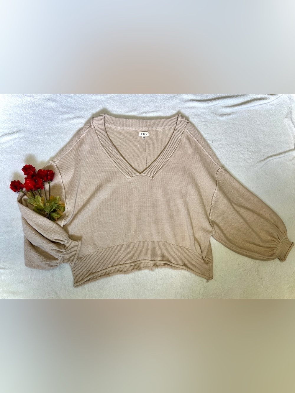 POL Oversized Cream Balloon Sleeve V-Neck Sweater - Medium